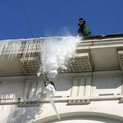 очищення дахув від снігу